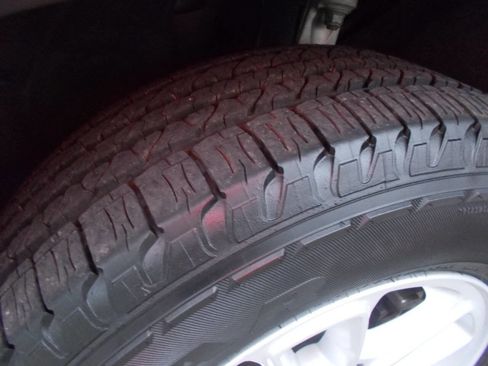 Used 2019 Jeep Grand Cherokee Laredo image 12