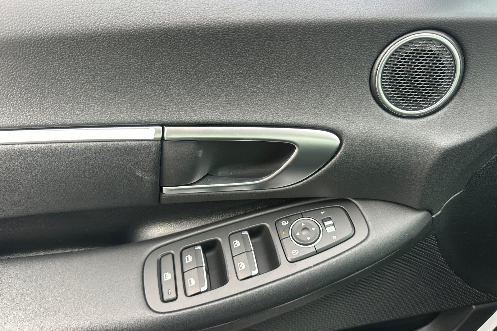 Certified 2025 Hyundai Sonata SEL FWD image 11