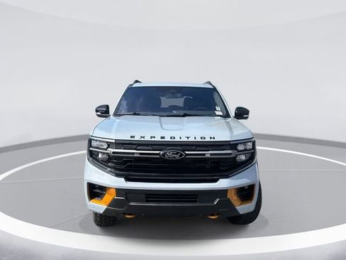Used 2025 Ford Expedition Tremor image 2