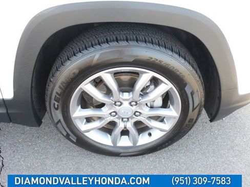 Used 2023 GMC Terrain SLT FWD image 28