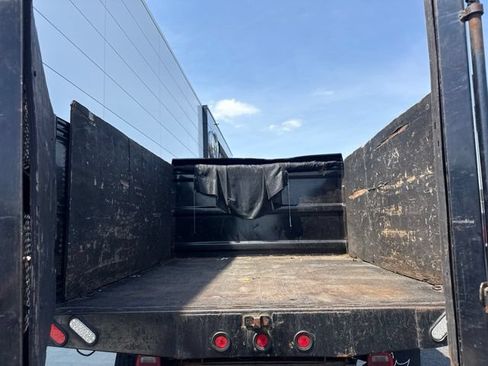 Used 2016 Ford F550 4x4 SuperCab Super Duty image 5