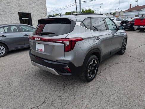 Used 2025 Kia Seltos EX FWD image 6