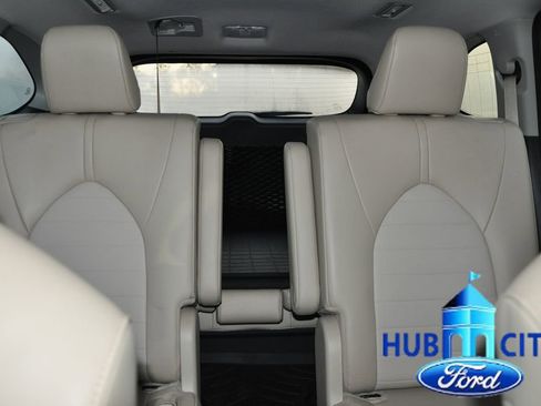 Used 2023 Toyota Highlander XLE image 22