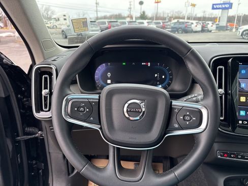Certified 2025 Volvo XC40 B5 Core image 20