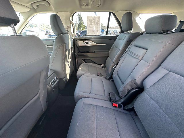 Used 2025 Ford Explorer Active AWD/4WD image 19