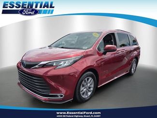 Used 2023 Toyota Sienna XLE FWD video 1