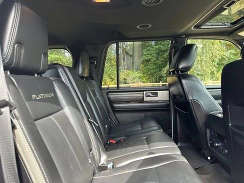 Used 2017 Ford Expedition Platinum AWD/4WD image 26