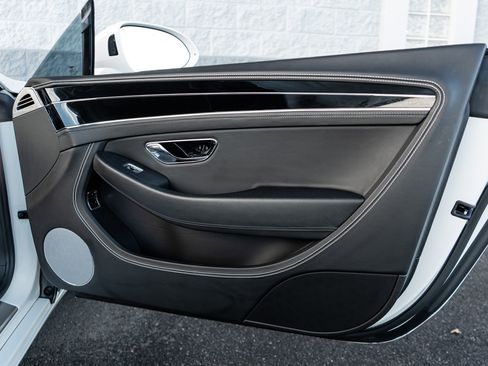 Used 2022 Bentley Continental GT image 34