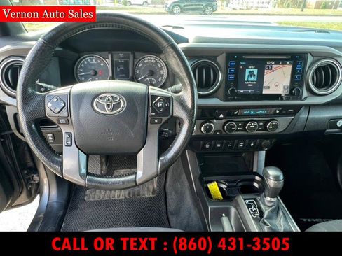 Used 2016 Toyota Tacoma TRD Sport image 16
