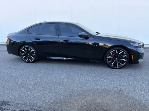 Certified 2024 BMW 540i xDrive w/ Premium Package AWD/4WD image 18