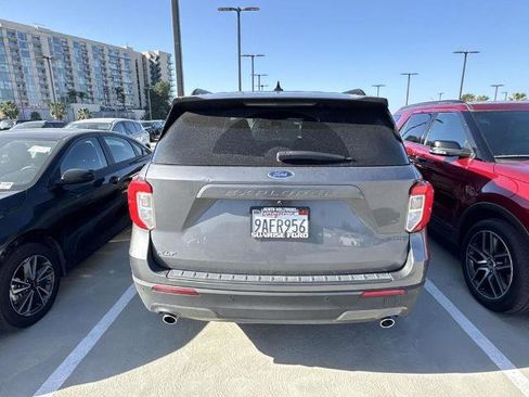 Certified 2022 Ford Explorer XLT w/ Equipment Group 202A image 11