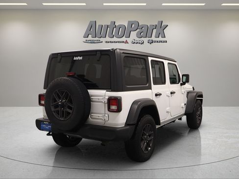 Used 2024 Jeep Wrangler Unlimited Sport AWD/4WD image 10
