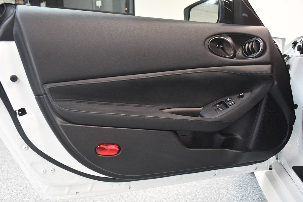 Used 2025 Nissan Z Performance w/ Floor Mat Package RWD image 23