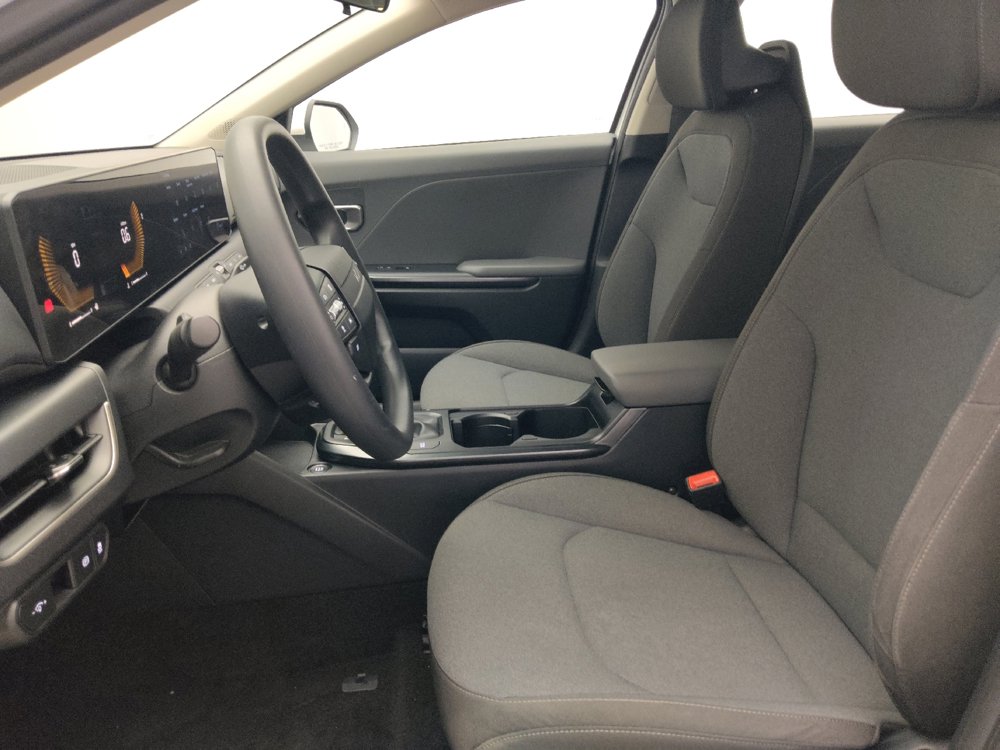 Used 2025 Kia K4 FWD image 17