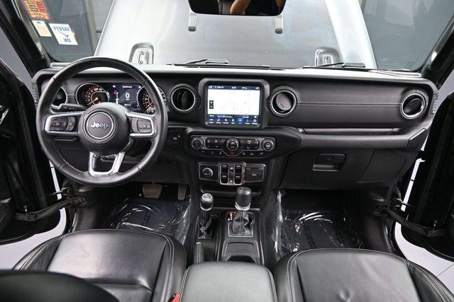 Used 2022 Jeep Wrangler Unlimited Sahara w/ Cold Weather Group AWD/4WD image 11