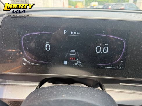 Used 2023 Kia Sportage EX AWD/4WD image 13
