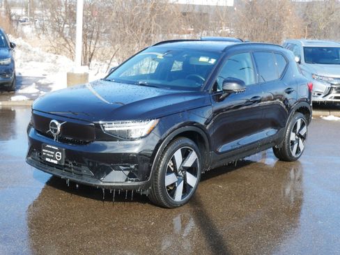 Certified 2023 Volvo XC40 Recharge Ultimate image 3