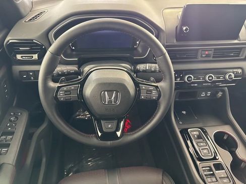 Certified 2025 Honda Pilot Black Edition image 30