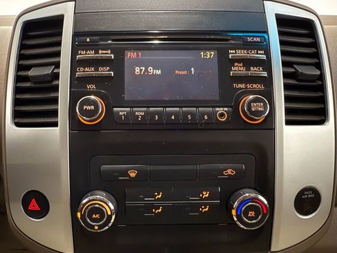 Used 2014 Nissan Frontier SV image 22