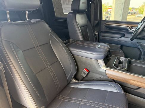 Used 2024 Chevrolet Silverado 3500 High Country w/ Technology Package AWD/4WD image 43
