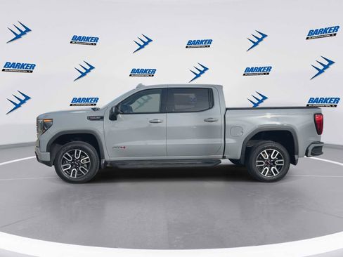 Used 2024 GMC Sierra 1500 AT4 w/ Technology Package image 5