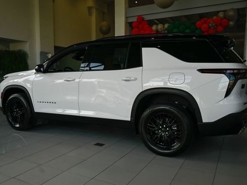 New 2026 Chevrolet Traverse LT w/ Driver Confidence Package image 2