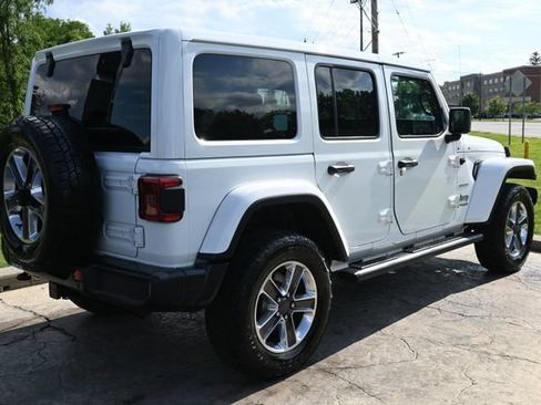 Used 2019 Jeep Wrangler Unlimited Sahara AWD/4WD image 5