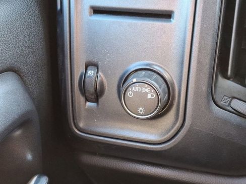 Used 2015 Chevrolet Silverado 1500 W/T image 22