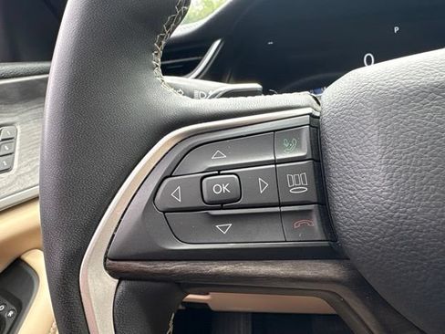Used 2023 Jeep Grand Cherokee Limited AWD/4WD image 39