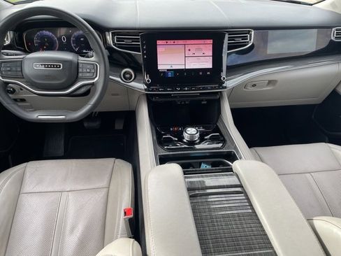 Used 2022 Jeep Wagoneer Series III w/ Flexible Seating Group image 3