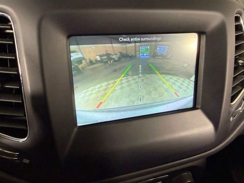 Used 2021 Jeep Compass Latitude FWD image 21