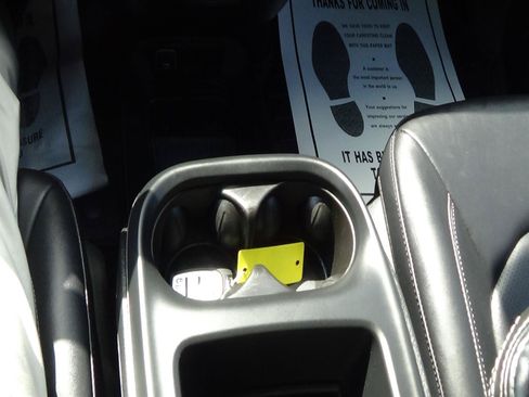 Certified 2025 Chrysler Pacifica Select FWD image 25