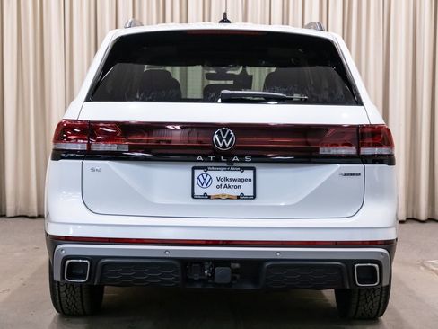 New 2026 Volkswagen Atlas Peak Edition AWD/4WD image 4