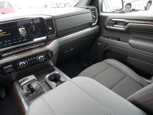 Used 2024 GMC Sierra 1500 Elevation w/ Preferred Package image 11