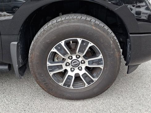 Used 2023 Nissan Titan SV w/ Accessory Utility Package image 11