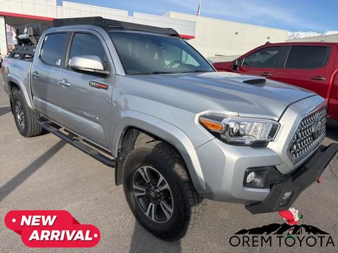 Used 2019 Toyota Tacoma TRD Sport image 8