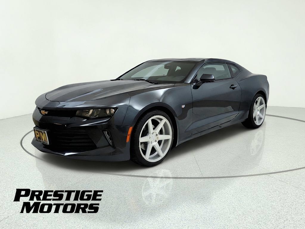 Used 2016 Chevrolet Camaro LT RWD image 3