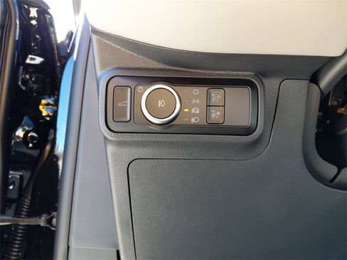 New 2026 Ford Explorer Active w/ Active Comfort Package image 32