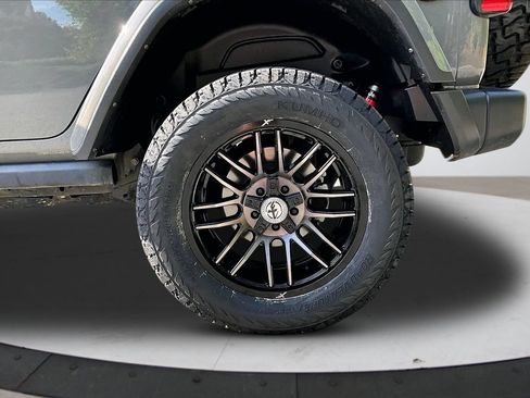 Used 2023 Jeep Wrangler Unlimited Rubicon w/ LED Lighting Group AWD/4WD image 34