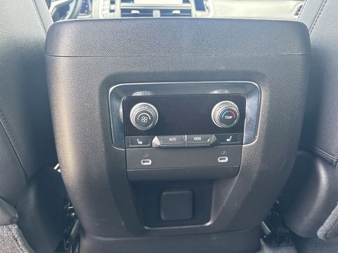 Used 2023 Chevrolet Suburban Premier AWD/4WD image 26