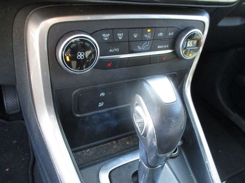Used 2021 Ford EcoSport SE image 12