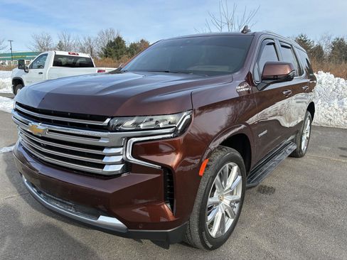 Used 2022 Chevrolet Tahoe High Country image 2
