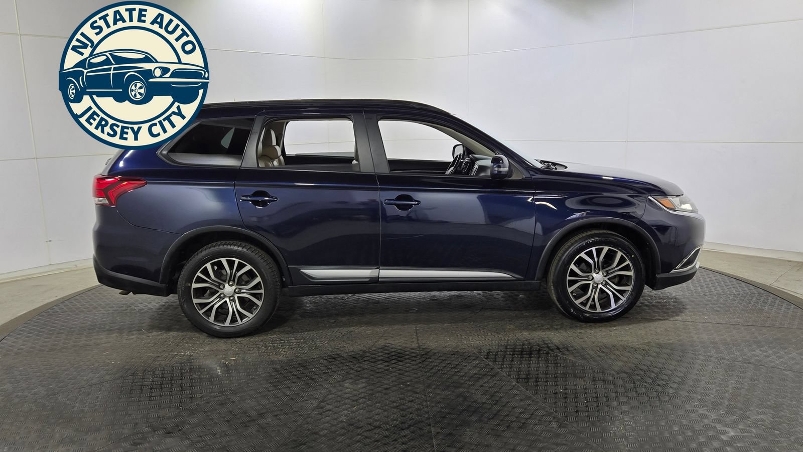 Used 2016 Mitsubishi Outlander SEL AWD/4WD image 8