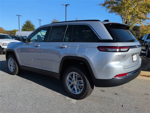 New 2025 Jeep Grand Cherokee Laredo X image 6