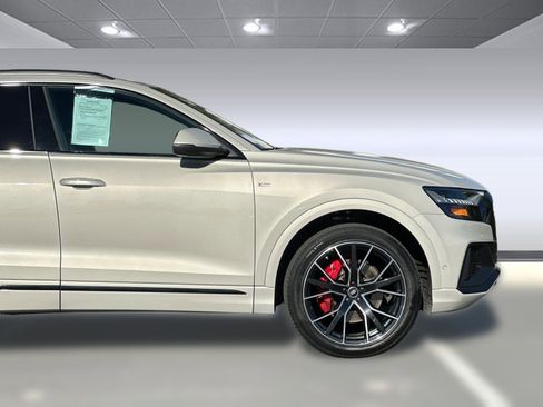 Used 2023 Audi Q8 Prestige w/ Prestige Package image 33