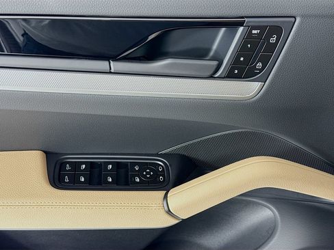 New 2026 Porsche Cayenne AWD/4WD image 11