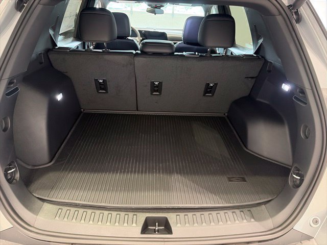 New 2027 Chevrolet Equinox LT w/ Convenience Package II FWD image 14