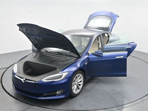 Used 2019 Tesla Model S Standard Range AWD/4WD image 40