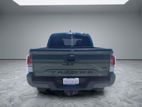 Used 2022 Toyota Tacoma TRD Sport w/ Technology Package RWD image 6