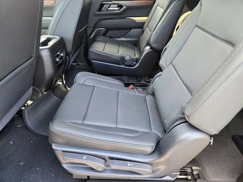 New 2026 GMC Yukon XL Denali w/ Sun & Power Step Package AWD/4WD image 8